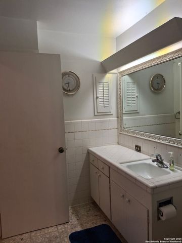 3601 Vinecrest, Kirby, TX 78219