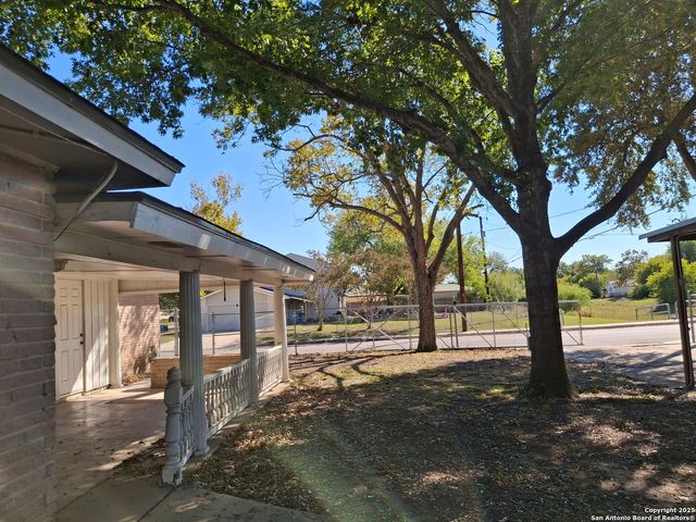 3601 Vinecrest, Kirby, TX 78219