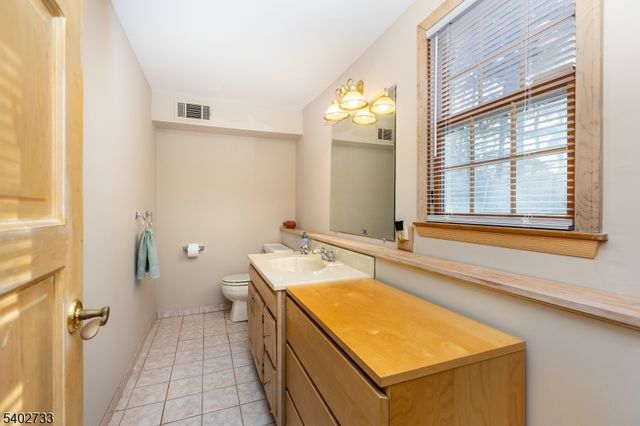 18 Stanford Pl, Wayne Twp., NJ 07470