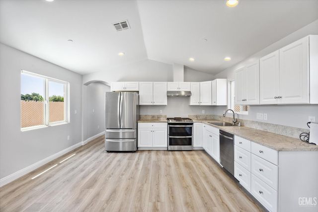 5441 Bussell Road, Bakersfield, CA 93314