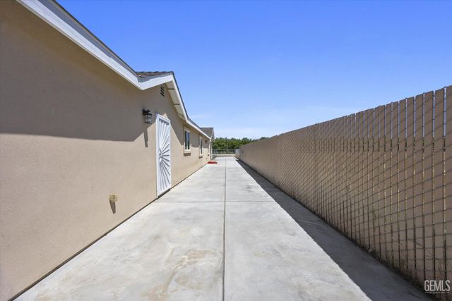 5441 Bussell Road, Bakersfield, CA 93314