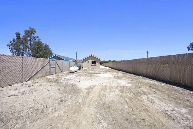 5441 Bussell Road, Bakersfield, CA 93314