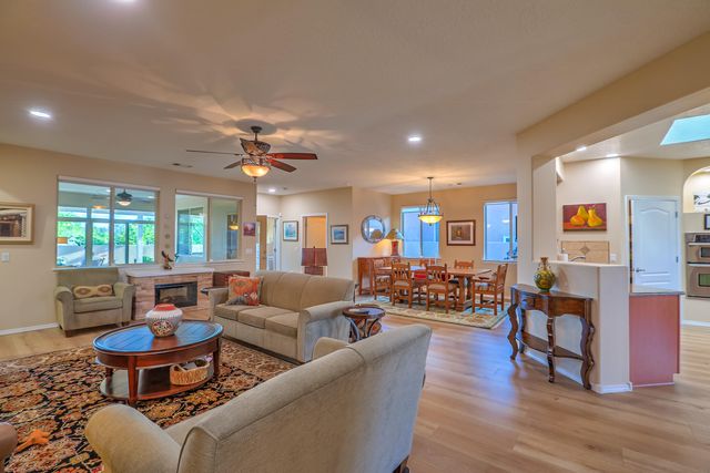 1078 Prairie Zinnia Drive, Bernalillo, NM 87004