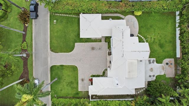 2535 Sunset Dr, Miami Beach, FL 33140