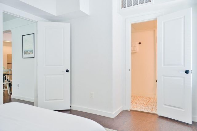 2300 Stanford Street F, Houston, TX 77006