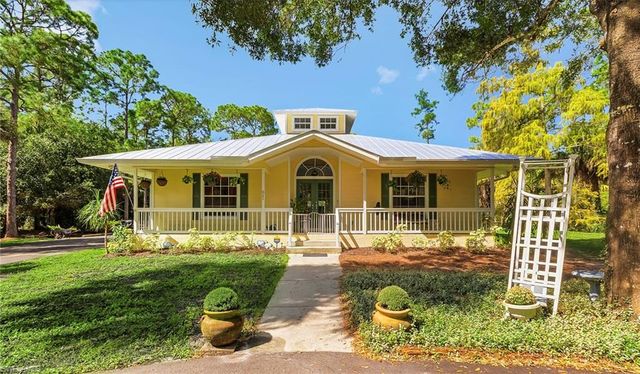 611 8th ST SE, Naples, FL 34117