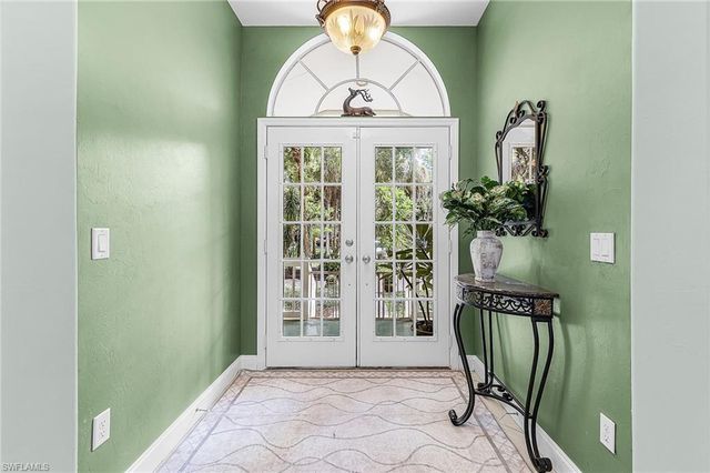 611 8th ST SE, Naples, FL 34117