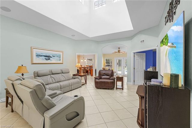 611 8th ST SE, Naples, FL 34117