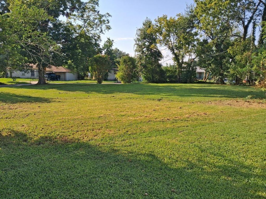 1201 Parkway Street, Baytown, TX 77520