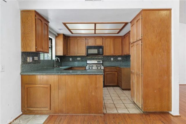 3330 Highcliff, Riverside, CA 92506
