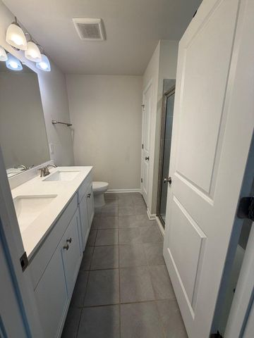 28 FOUNDRY BLVD, Mount Holly, NJ 08060