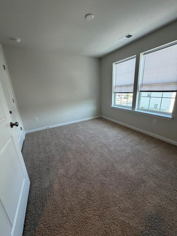 28 FOUNDRY BLVD, Mount Holly, NJ 08060