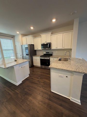 28 FOUNDRY BLVD, Mount Holly, NJ 08060