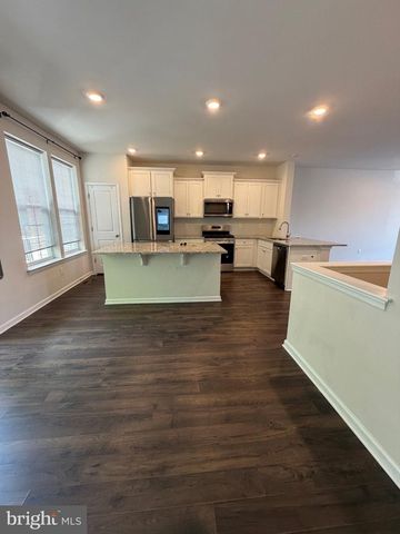 28 FOUNDRY BLVD, Mount Holly, NJ 08060