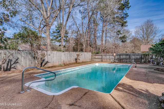 1422 Mossline Drive, Jackson, MS 39211