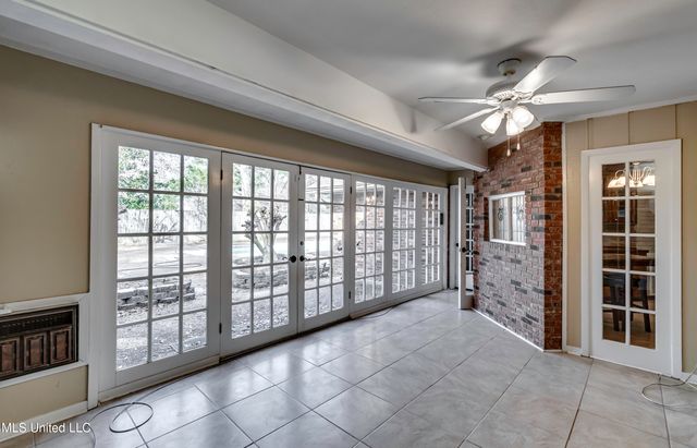 1422 Mossline Drive, Jackson, MS 39211