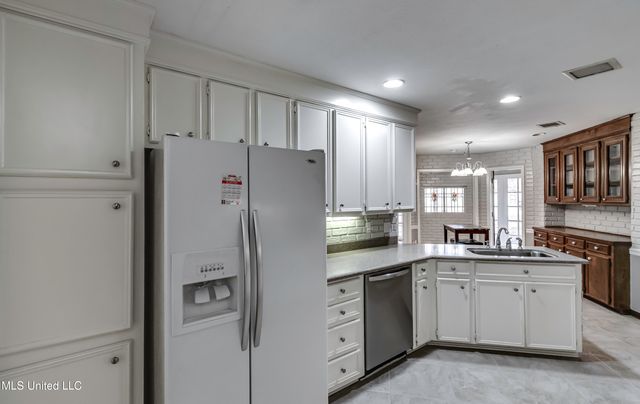 1422 Mossline Drive, Jackson, MS 39211