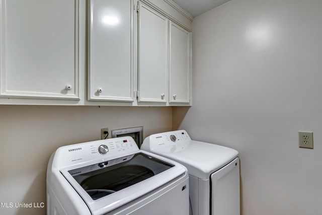 1422 Mossline Drive, Jackson, MS 39211