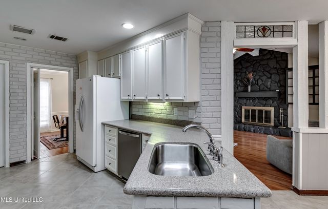 1422 Mossline Drive, Jackson, MS 39211