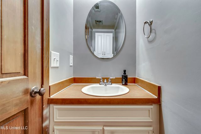 1422 Mossline Drive, Jackson, MS 39211