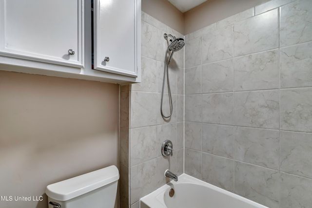 1422 Mossline Drive, Jackson, MS 39211