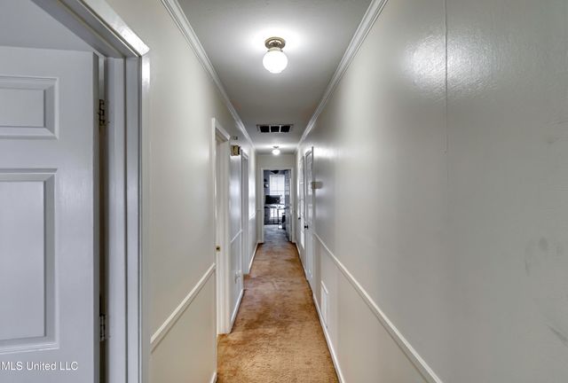 1422 Mossline Drive, Jackson, MS 39211