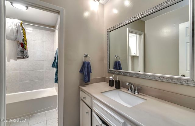 1422 Mossline Drive, Jackson, MS 39211