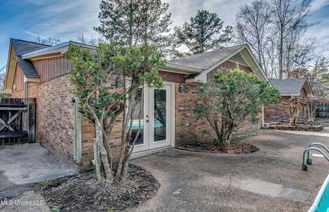 1422 Mossline Drive, Jackson, MS 39211