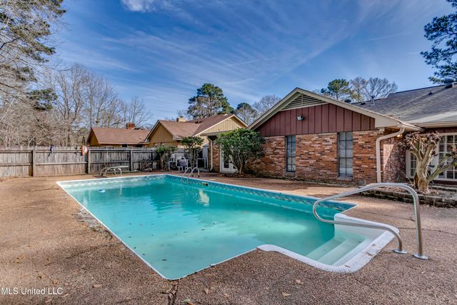 1422 Mossline Drive, Jackson, MS 39211