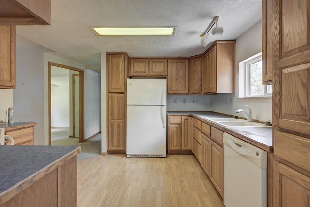 19107 Fir Road, Joplin, MO 64801