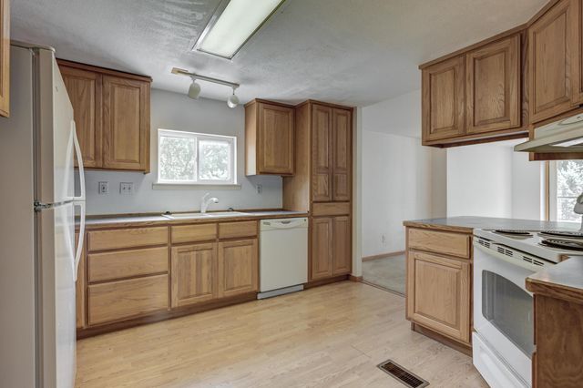 19107 Fir Road, Joplin, MO 64801