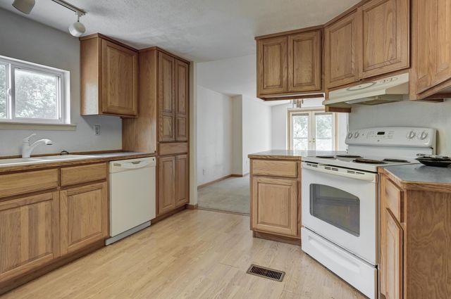 19107 Fir Road, Joplin, MO 64801