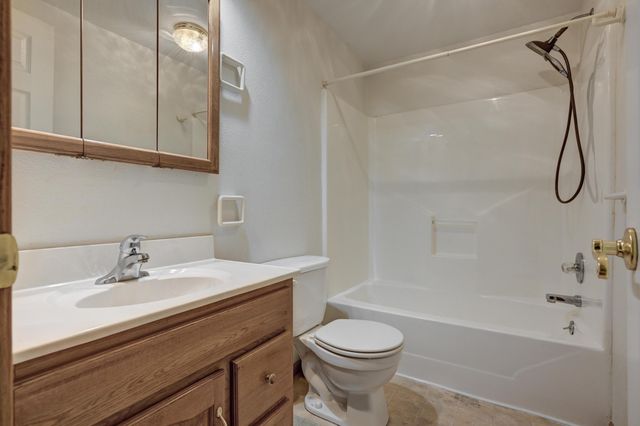 19107 Fir Road, Joplin, MO 64801