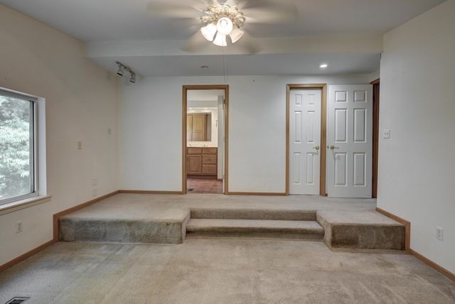 19107 Fir Road, Joplin, MO 64801