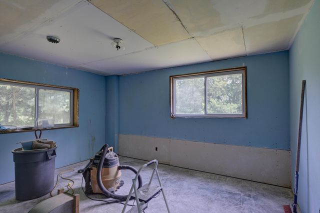 19107 Fir Road, Joplin, MO 64801