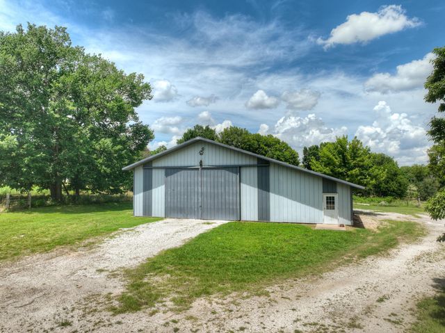 19107 Fir Road, Joplin, MO 64801
