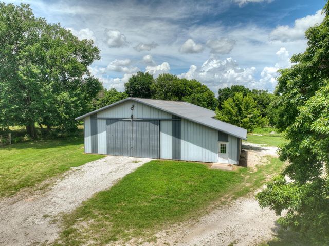 19107 Fir Road, Joplin, MO 64801