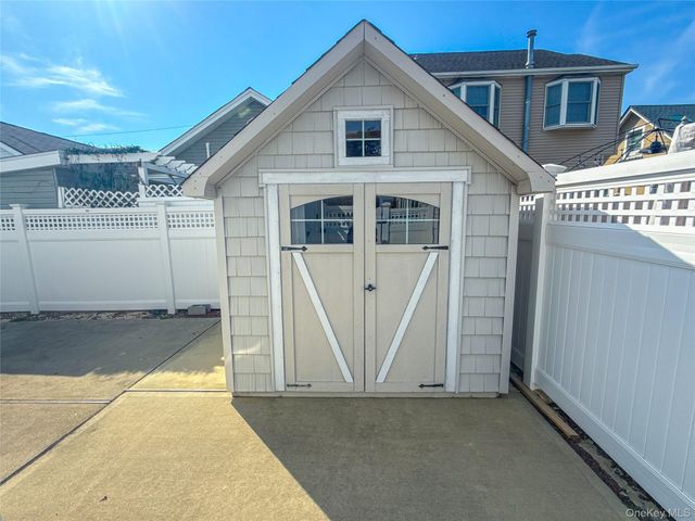 97 Cedarhurst Avenue, Point Lookout, NY 11569