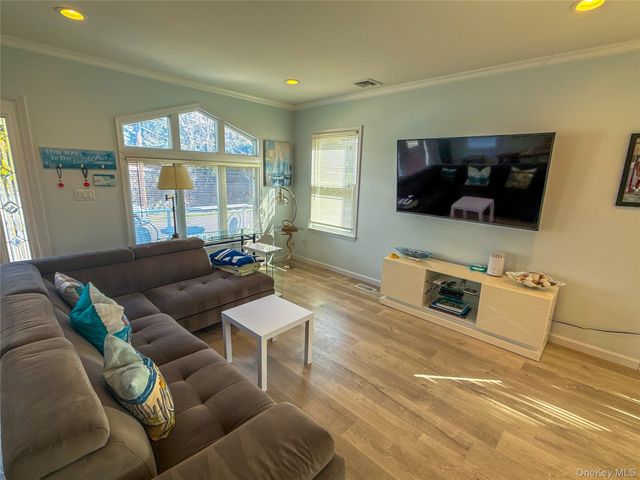 97 Cedarhurst Avenue, Point Lookout, NY 11569