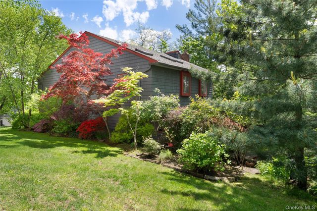 284 Schenck Avenue, Great Neck, NY 11021