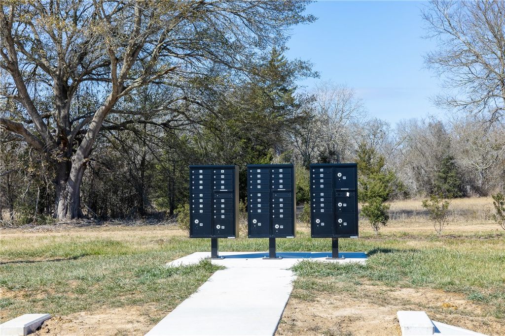 108 Pueblo Drive, Caldwell, TX 77836 — photo 3