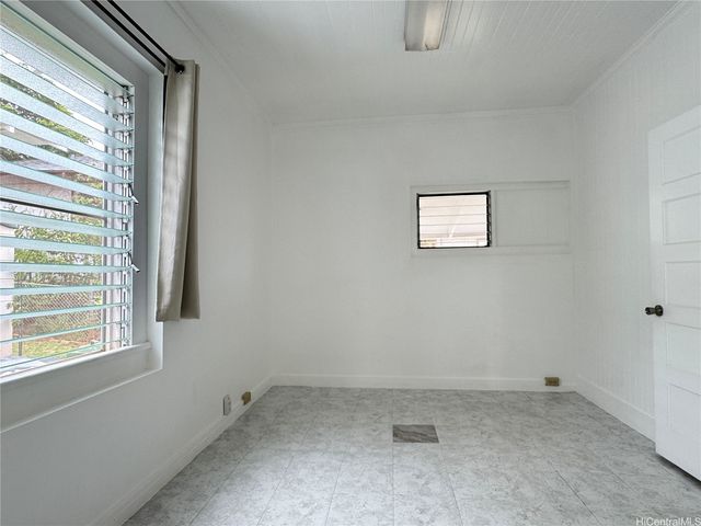 943 9th Avenue C, Honolulu, HI 96816