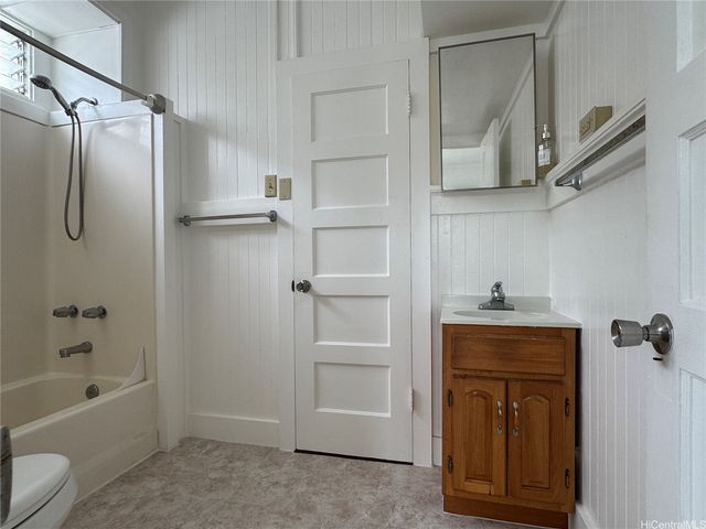 943 9th Avenue C, Honolulu, HI 96816