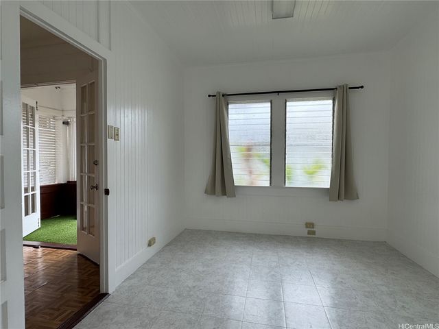 943 9th Avenue C, Honolulu, HI 96816