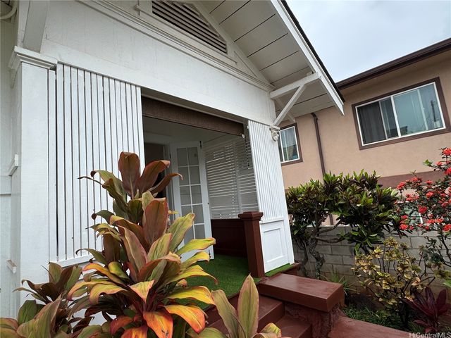 943 9th Avenue C, Honolulu, HI 96816