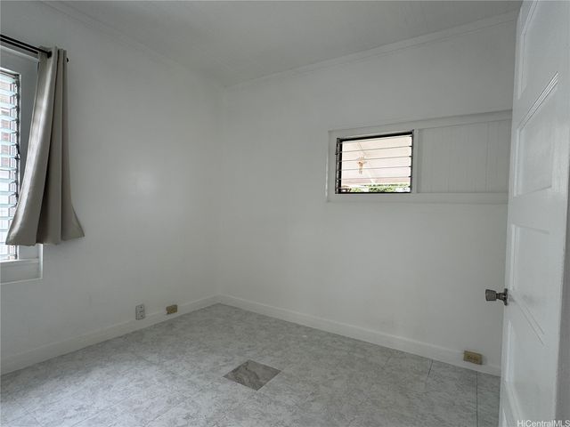 943 9th Avenue C, Honolulu, HI 96816