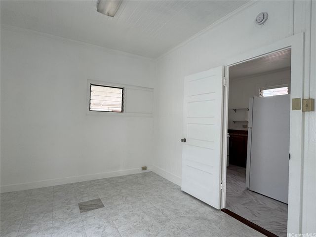 943 9th Avenue C, Honolulu, HI 96816