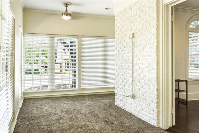 826 Cedar Hill Avenue, Dallas, TX 75208