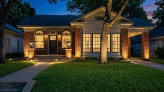 826 Cedar Hill Avenue, Dallas, TX 75208