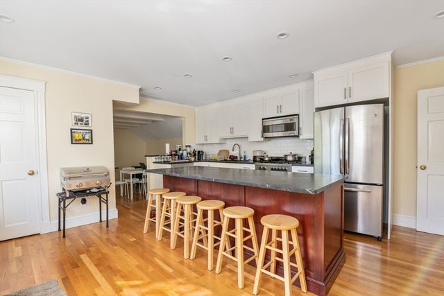 126 Summer 126, Watertown, MA 02472